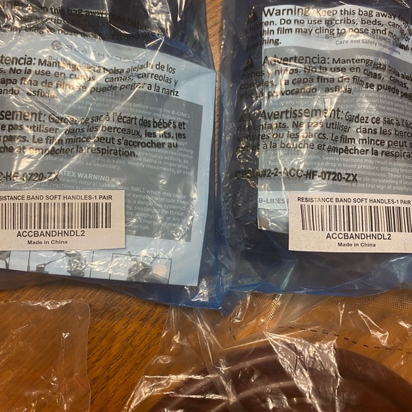 Beachbody B- lines Resistance Bands with handles - Picture 3 of 4